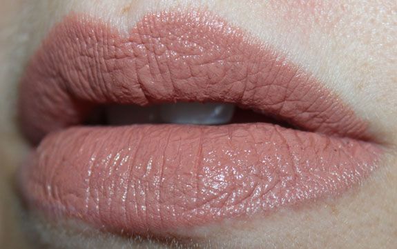 WET'N WILD MEGA LAST LIP COLOR - Bare It All